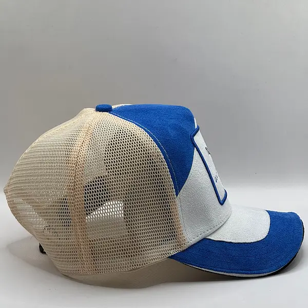 Goat Cabra Blanco Azul