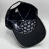 Gorra Negra Conejo Blanco