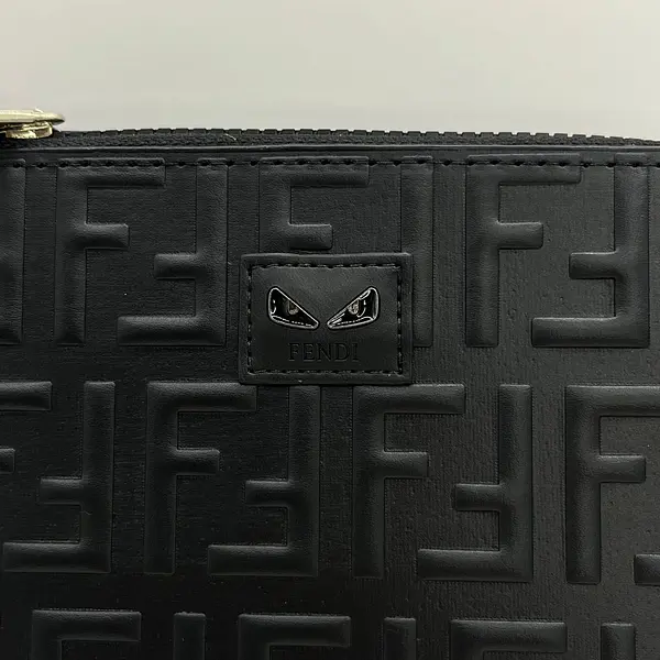 Carriel Pasta Dura Fendi Patrón Relieve