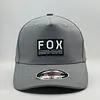 Gorra Fox Gris Letras