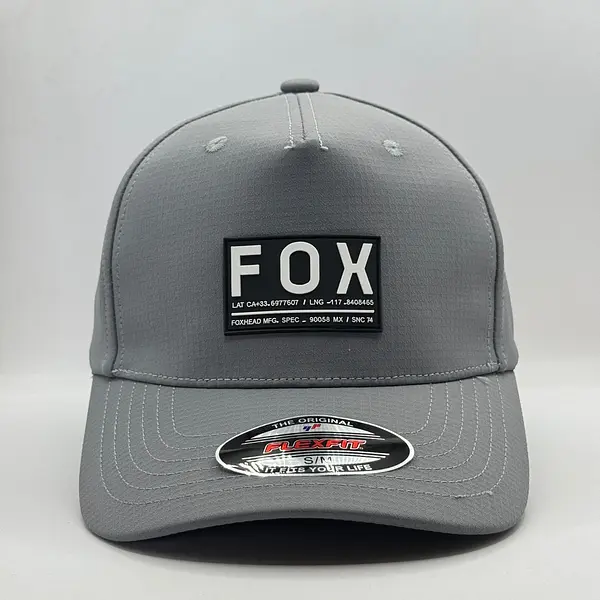 Gorra Fox Gris Letras