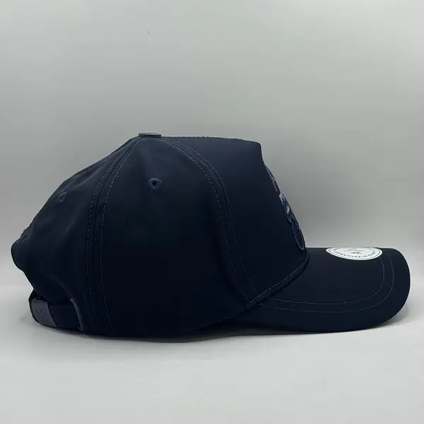 Gorra Armani Exchange Azul Oscuro