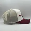 Gorra Kimes Blanca Visera Vino Tinto