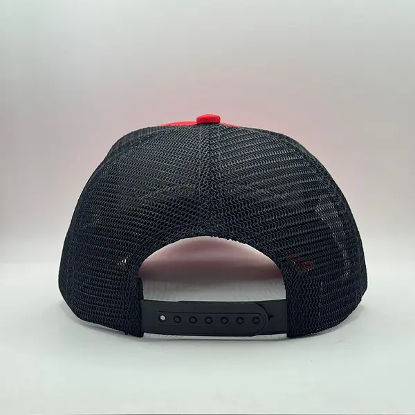 Gorra Kimes Roja Malla Negra