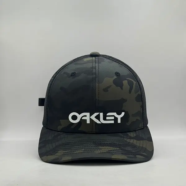 Gorra Oakley Verde Camuflada Letras Blancas