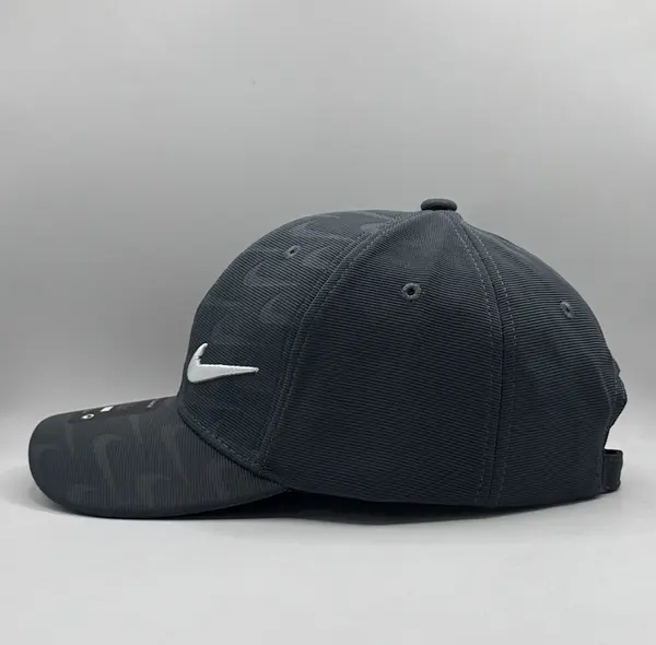 Gorra Nike Gris