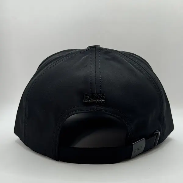 Gorra Negra Boss Dorado